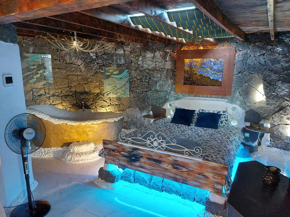 Aloelux Villa ! - Private Villa With Jacuzzi, Cinema ,Massage ,Wonderful View, Art Desing Villa Conil Buitenkant foto